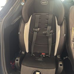 2 Car Seats