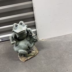 Outdoor animal decor