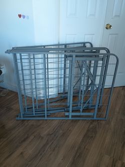 Folding queen size bed frame