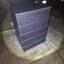 Beautiful Ikea 5 Drawers Dresser.  Delivery Available For An Extra Fee 