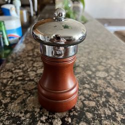 New Vintage William Bounds Pepper Grinder Wood