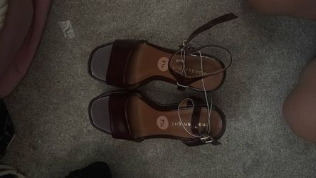 madden girl chunky heel (size 7 1/2)