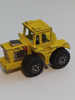 Vintage 1976 Matchbox Superfast Tractor Shovel No. 29 Yellow Red