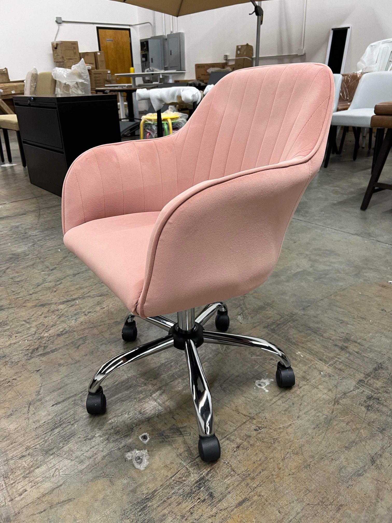 Velvet Desk Chair Height-Adjustable Swivel Computer Chair - Pink (592434)