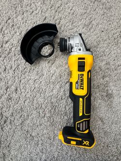 Dewalt 4.5 IN. SMALL ANGLE GRINDER