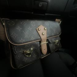 Louis Vuitton shoulder purse
