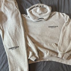 Large Essentials Fear Of God Set