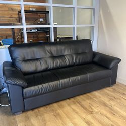 Black Vinyl Couch (7ft x 3ft)