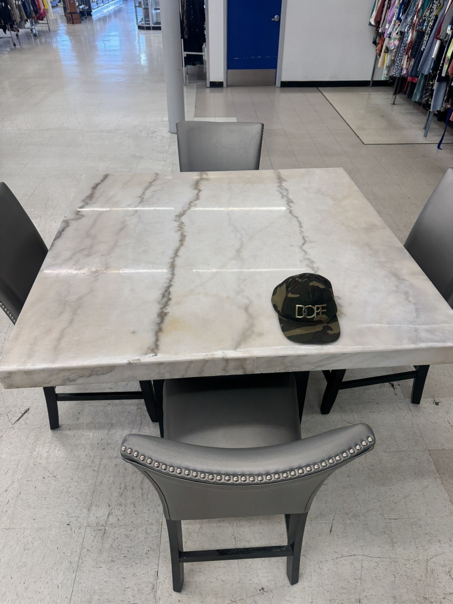 Table Ivory