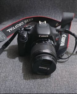 Canon EOS Rebel T3i DSLR with 18-55mm Lens
