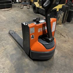 Toyota Electric Pallet Jack 