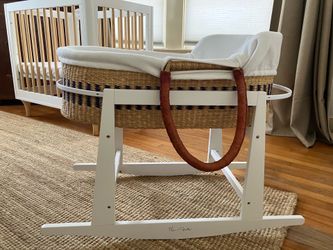 Moses Basket and Stand Plum and Sparrow