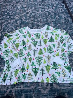 Old navy Christmas shirt - Size 4XL
