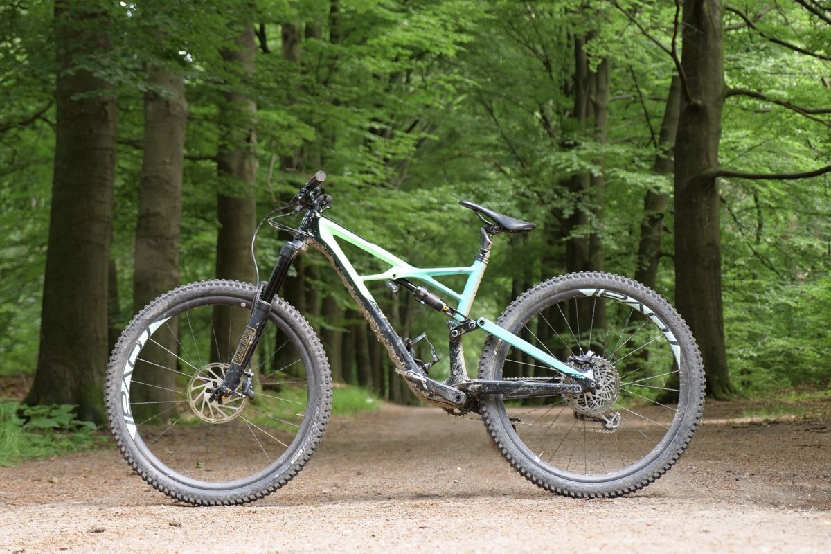 2018 Enduro Pro 650b Carbon MTB Mountain Bike