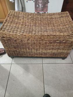 Large Wicker Storage Chest with Lid