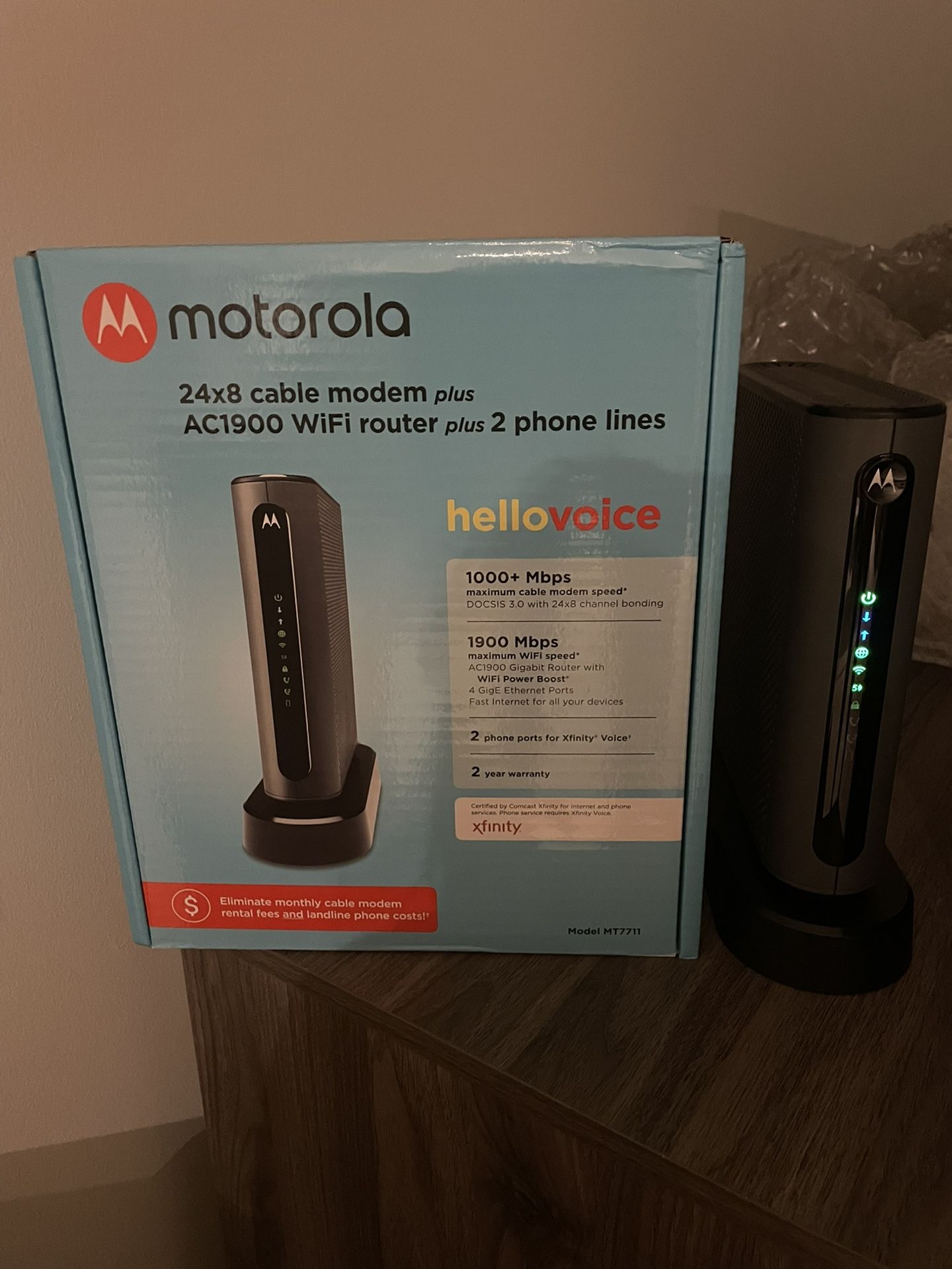 Motorola MT7711 24X8 Cable Modem/Router with Two Phone Ports, DOCSIS 3.0 Modem, and AC1900 Dual Band WiFi Gigabit Router
