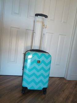 Suitcase carry on