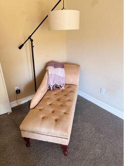 Traditional Tufted Beige Chaise Lounge / Fainting Couch with Nailhead Trim