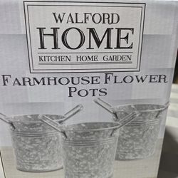 NIB FARMHOUSE PLANTERS SET OF 3
