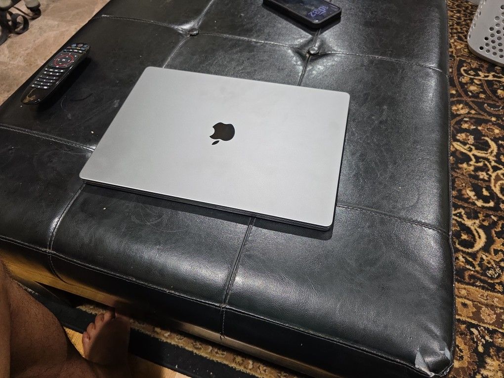 MacBook Pro 16 Inch M2 Max