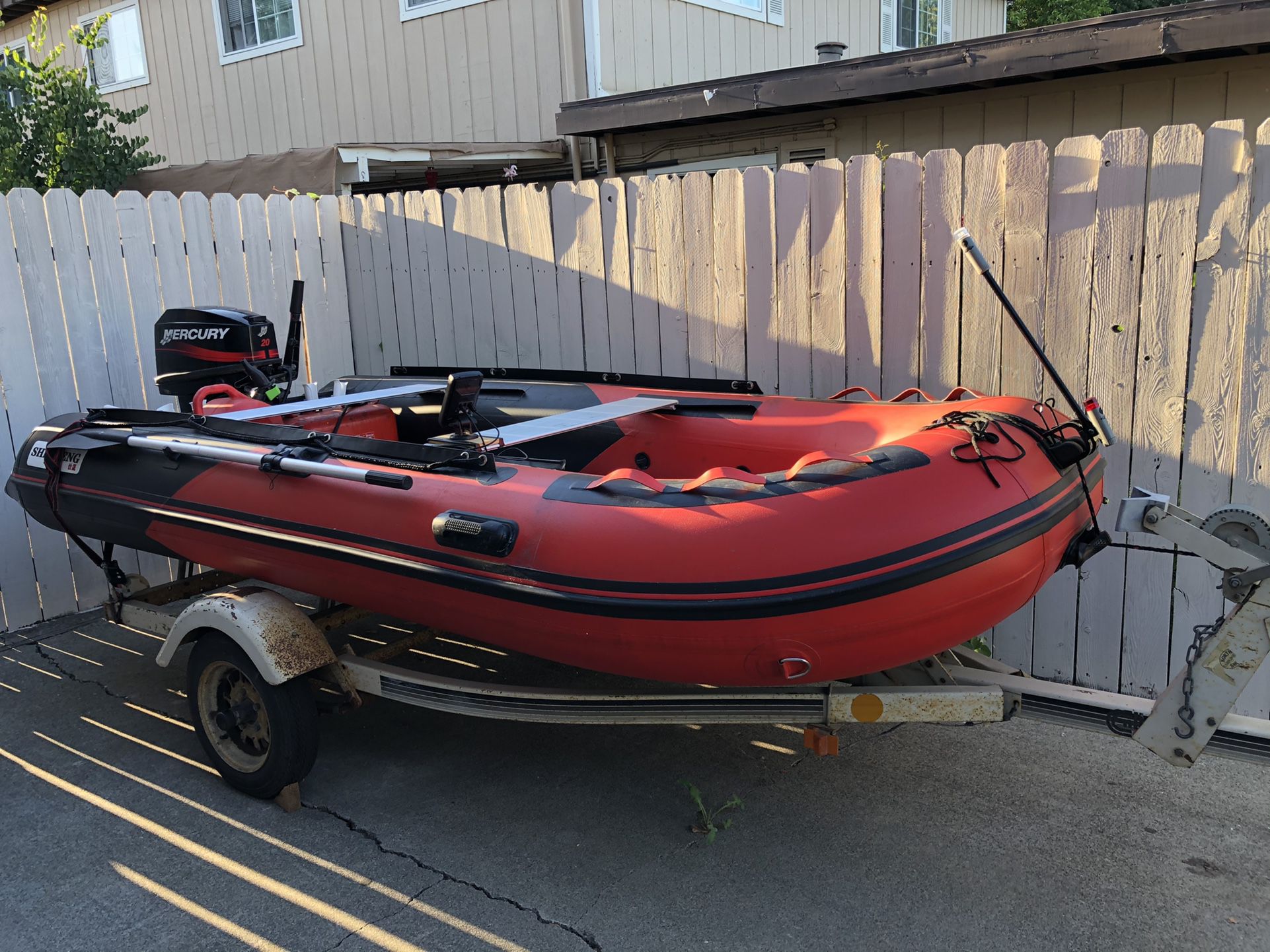 Photo Inflatable Boat With 20 HP Mercury