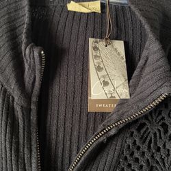 Pretty sweater with Tag 
