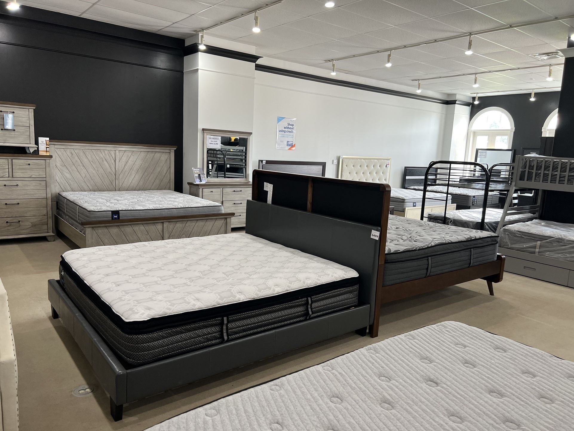 ✨PREMIER CASA!✨ Colchones Tamaño King Empezando A $299.00!