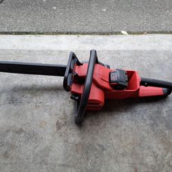 Milwaukee M18 FUEL 16" Chainsaw & XC 5.0 Battery 