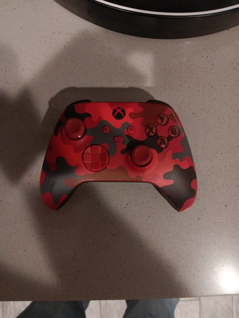 XBOX WIRELESS CONTROLLER DAYSTRIKE CAMO