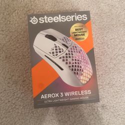 Snow Colored SteelSeries Aerox 3 Wireless Gaming Mouse