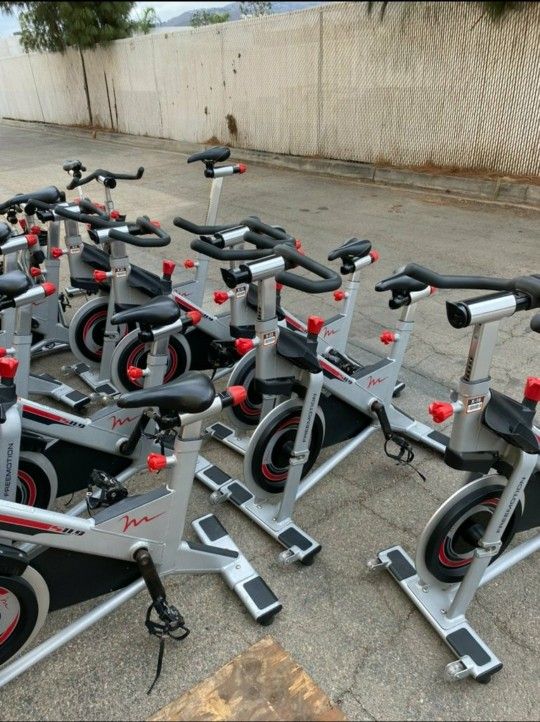 FreeMotion Stationary Bike Spin Bike Indoor Exercise Bicycle Cardio Workout