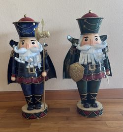 Holiday Tin Nutcracker
