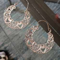 New Beautiful Lace Type Heart Shape Earrings Are Silver Plated Medium Size Mpu Serious Buyers Don't Deliver Cash Only 