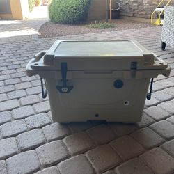 Cabelas Ice Chest