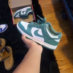 Low Top Dunks Green White Size 5 