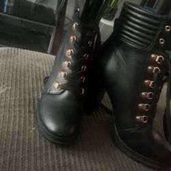 LEATHER BOOTS