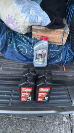 New SAE 5W-30 motor oil