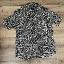 Women’s XL Leopard Print shirt