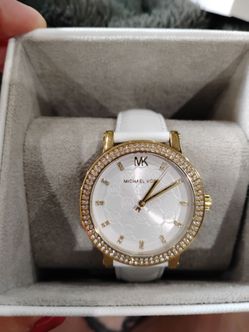Michael kors white leather and gold watch