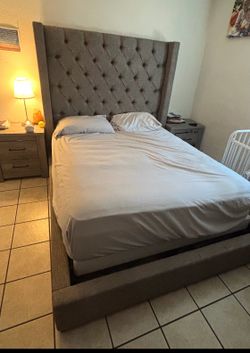 Queen bed mattres and box spring