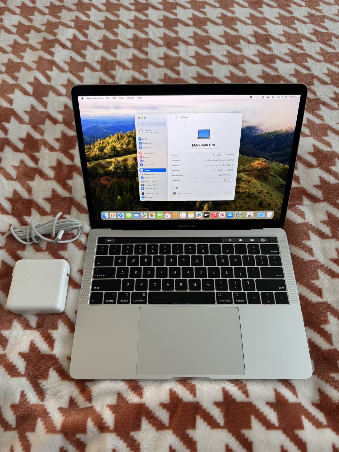 2018 MacBook Pro 13" with Touchbar - Intel Core i5 16GB RAM, 256GB SSD, New Battery