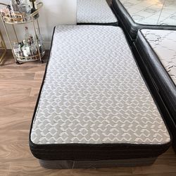 Twin mattress + base