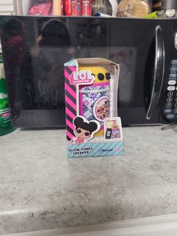NEW L.O.L GLOW TUNES SPEAKER