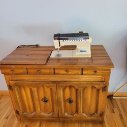 Athena 2000 Sewing Machine