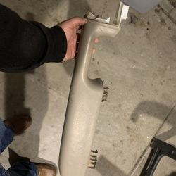 2002 Silverado door handle/ armrest 