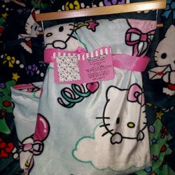 Hello Kitty Cloud Dreams Blanket
