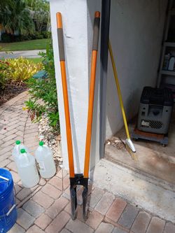 Post hole digger