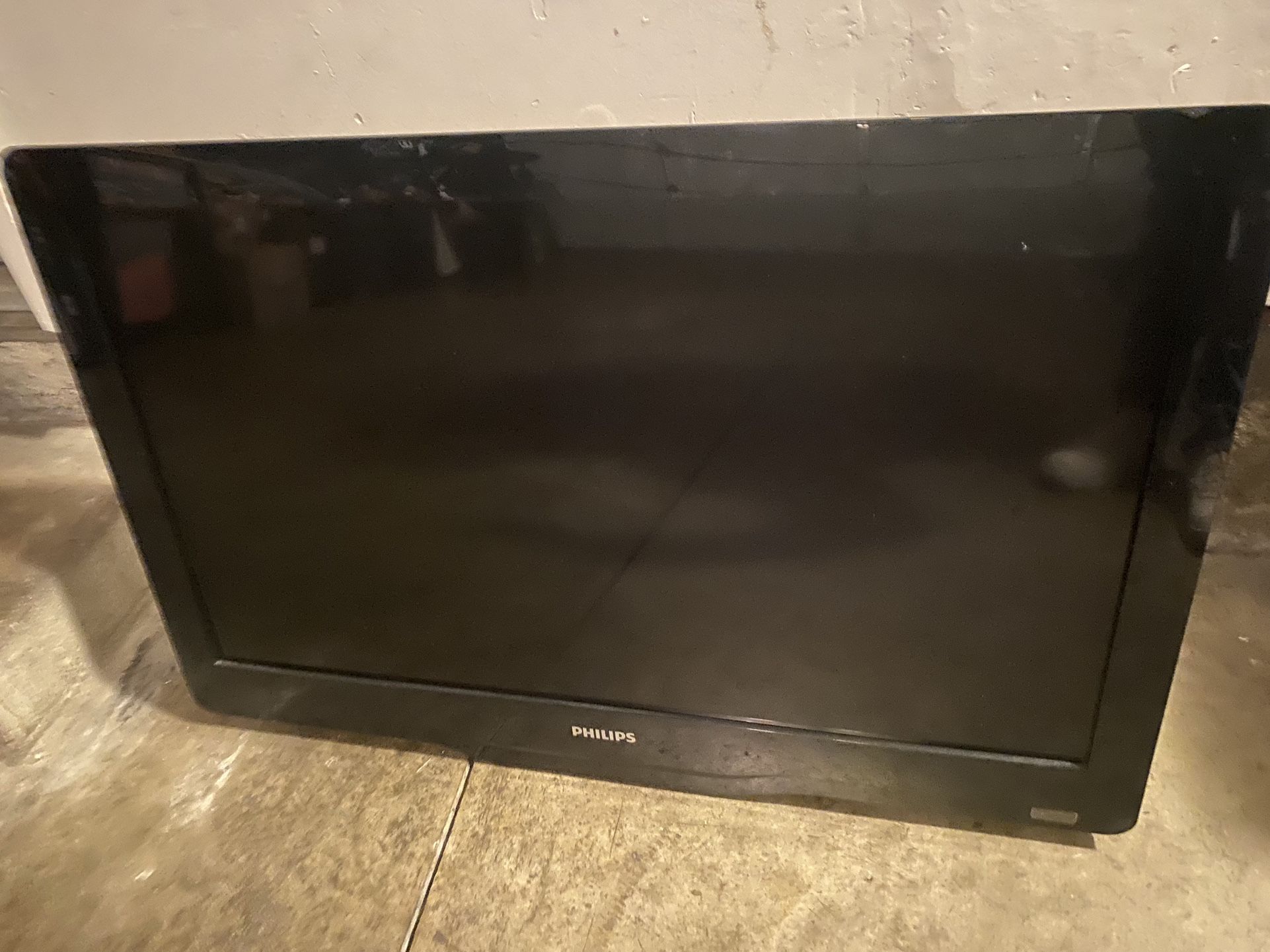 Phillips 32” TV