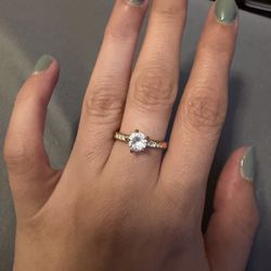 fake diamond ring 