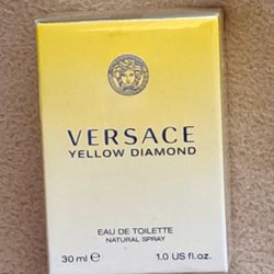 NEW & SEALED VERSACE WOMAN'S 1 oz. PERFUME SPRAY 30$